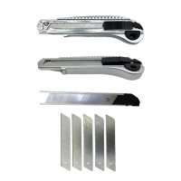 нож канцелярский 18 мм, с 5 запасными лезвиями, с фиксатором, серебристый (2327) оптом